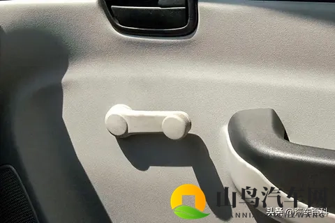 玻璃升降叫揺玻璃？踩油门控制的是进气量，为什么不叫踩气门？-3