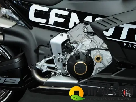 EICMA 2025:电子悬架+主动空动,春风SR-RR V4公升级跑车亮相米兰-1