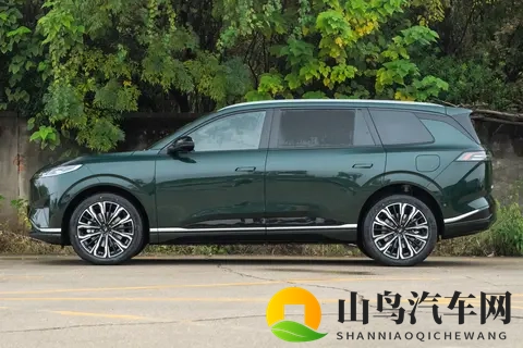 3025mm 轴距,大五座布局,这款增程 SUV 适合家用-3