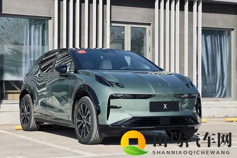 试驾极氪X精致臻享款,精致小车再进化!-3