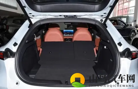 告别油价焦虑，深蓝S05如何用续航与细节打动一个燃油车主-2