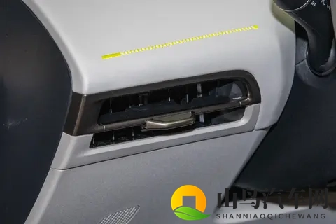 深蓝L06入门版实车曝光：预售1399万元，标配激光雷达+智驾-2