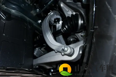 被喷“没诚意”？深蓝S09能滑能制冷，空气悬架不颠老人孩子？-3