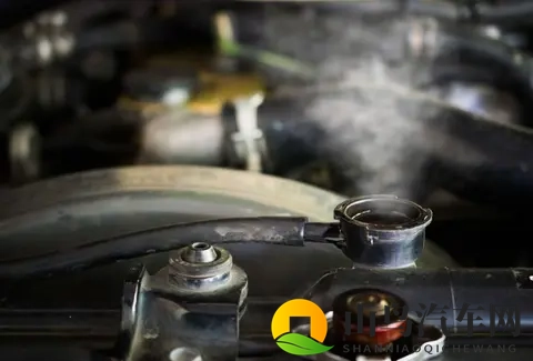 能腐蚀铝板的冷却液是否会腐蚀发动机，燃油车要不要定期更换？-2