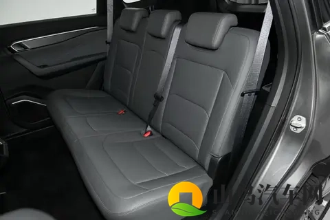 新增15T动力，新款吉利豪越L亮相，能否成为家庭出行新宠？-3