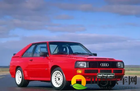 校花光屁股趴在体罚室里：校园风光惊人，体罚室意外曝光-2