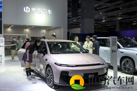 零跑Lafa5不再定义用户年龄，只要心态正确60、80、00后都是用户-1