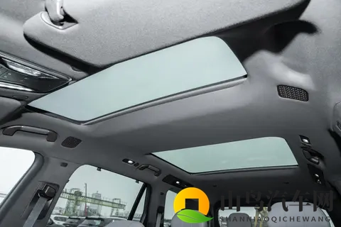 家庭出行的温馨伴侣:体验腾势N8L-3