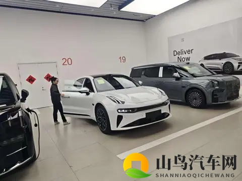 四年观望一朝入手!同事阅车无数为何独爱焕新极氪 001?-1