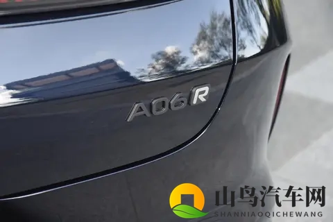 1199 万起售，激光雷达、800V 高压平台，它适合家庭用户吗？-2