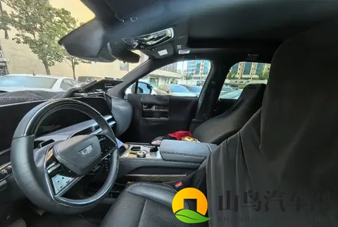 纯电“小凯雷德”？凯迪拉克VISTIQ国产现身，尺寸比IQ锐歌大一圈-1