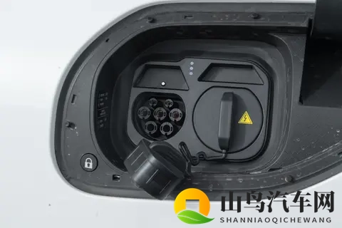 阿维塔06 Elite版上市 增程_纯电双动力 标配激光雷达-3