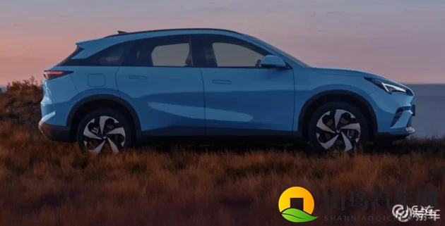 男男h圆房～h嗯啊军人：军人情侣私密时刻，温馨浪漫共度良宵-1