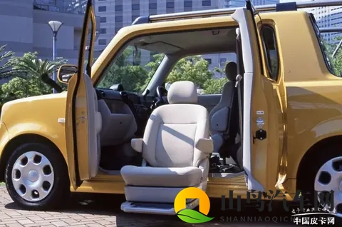 小型皮卡或成新潮流？丰田bB敞篷皮卡带来的启示-1