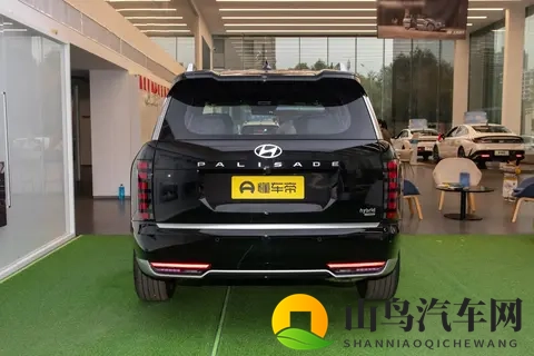 现代帕里斯帝,25T+四驱,六座布局,油耗784L-2