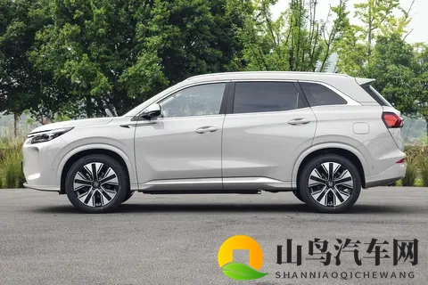 12万级插混SUV，蓝电E5 PLUS全时四驱满足驾驶乐趣-2