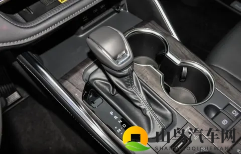 家用选大七座SUV,26款皇冠陆放配置分析选买建议-1