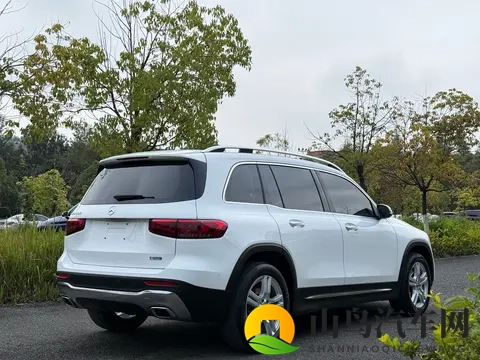 13万多拿下奔驰GLB,2022年白色款,家用代步香不香?-3