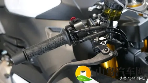 新车上市!春风750SR–S售价44980元,国产四缸来了!-3