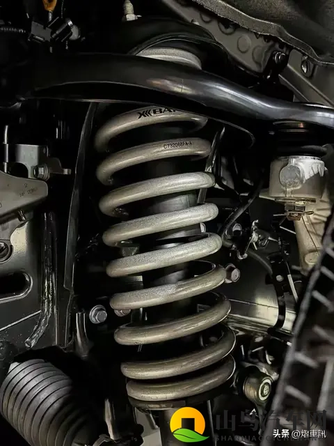 全新丰田普拉多GMG版亮相！搭配专属外运套件，全方位升级 ！-3