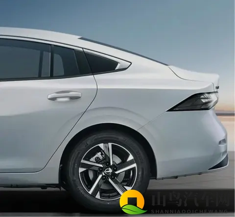 全新东风日产“轩逸”官图发布，明年一季度上市，比天籁漂亮-1