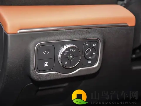 奇瑞风云A9L猎鹰700版_四座版将于11月15日上市-1