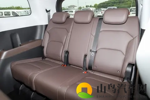 五菱星光730 EV 500km豪华型:家用MPV的空间与实用新选择-1