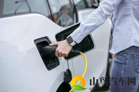 纯电换增程一年后直言：这三大痛点让我后悔不已！-1