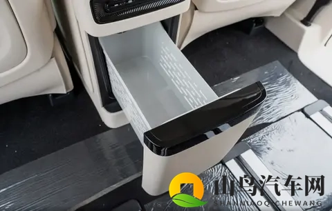 26款岚图梦想家：重新定义高端智能MPV，值得买吗？-2