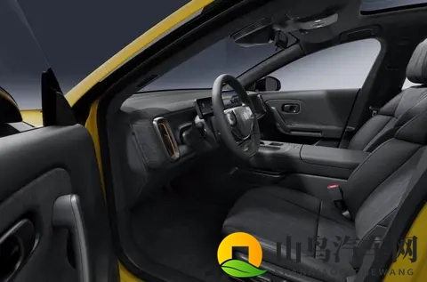 无框玻璃+翻毛皮+大床模式，零跑Lafa5内饰首曝，够运动还实用-2