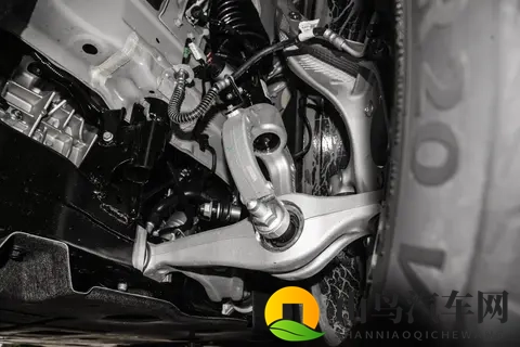 新势力的配置+豪华车的底盘,2025款星纪元ET被严重低估?-2