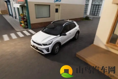 起亚小型SUV新款奕跑上市,顶配车型补贴后售价648万元-3