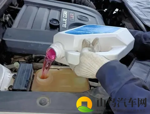 汽车防冻液什么时候更换？看这两个标准-1
