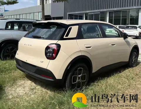 499万租+99秒换电！埃安UT super上市，直击代步车痛点-3