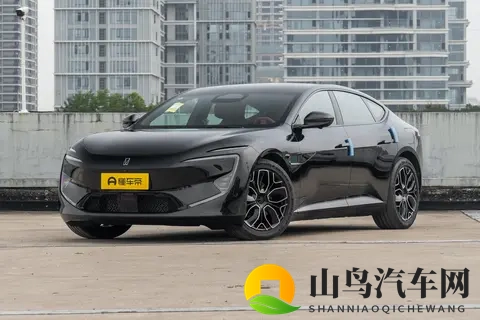 阿维塔 12 四激光版试驾体验：适合家庭用的新能源轿车-1