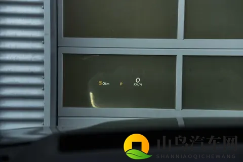 2025款林肯Z燃油版购车手册：配置差异解析-1