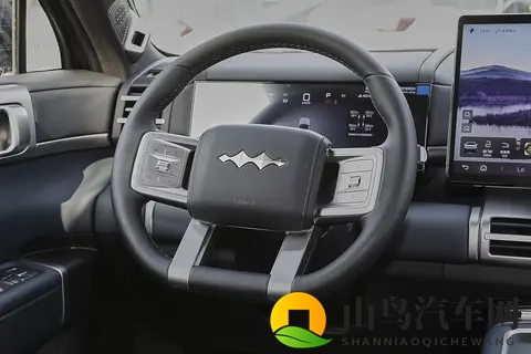 通勤不堵 + 露营能装！方程豹钛 7 把家用 SUV 玩明白了-1