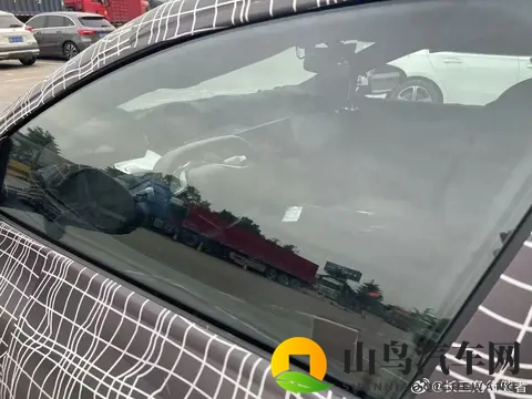 阿维塔旅行车首次曝光！采用了很厚的伪装！-2