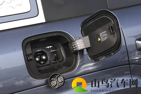 方程豹钛 7 2025 款 135KM 两驱 Pro 版:兼顾实用与性价比的家用 SUV-1