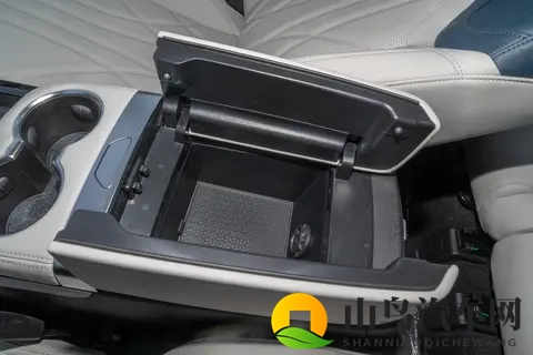 30岁小伙推荐捷途山海L7 PLUS，家用露营两不误！-1