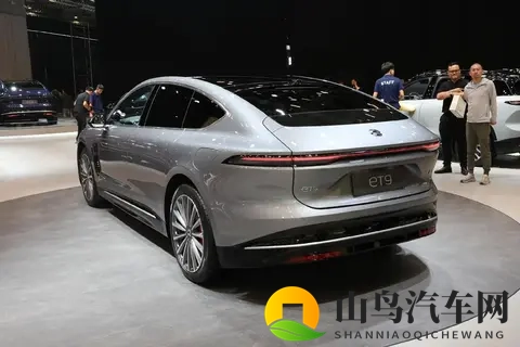 蔚来ET9，轴距3250毫米，41秒破百，纯电续航650公里+900V快充-1