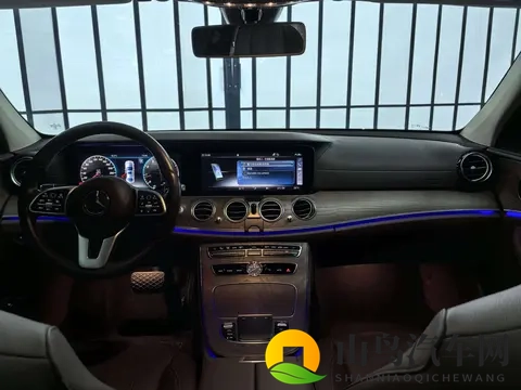 2019款奔驰E300L：商务精英之选，豪华依旧-1
