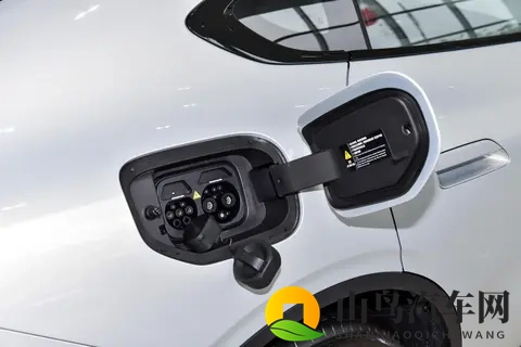 深蓝L06 2026款670Ultra激光版:一次深度体验,揭秘其均衡实力-1