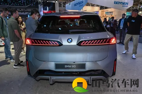 审美回归？宝马首款“大鼻子”上线，最大限度还原概念车！-2