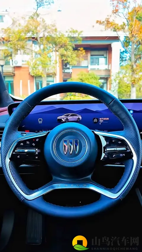 别再说君越是“老头乐”!试驾后彻底改观,这驾驶质感真香了-2