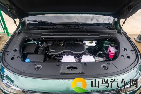 被低估的中大型SUV，配8295芯片+800V快充，零跑C16家用合适吗？-3