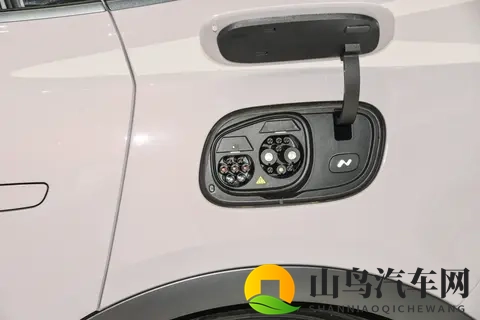 大六座 SUV 变天了？智己 LS9 上市，满配才是真爱-1