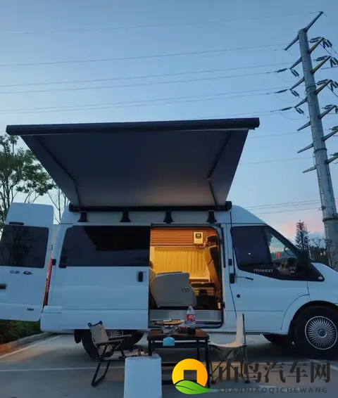 不是买的，是造的！福特全顺改成“小家”的男人，太会玩了！-2