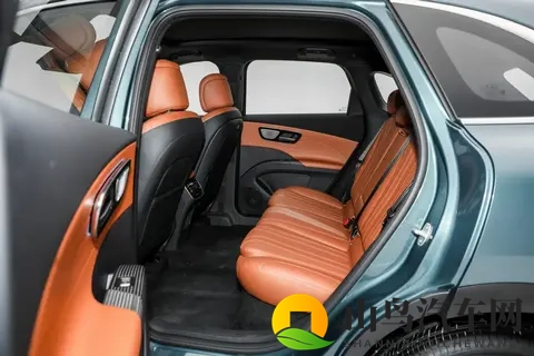 1059万起！第五代瑞虎8开启预售，双前脸设计+2825mm轴距-3