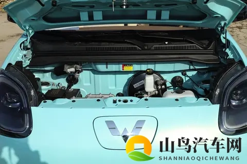 2025 款五菱宏光 MINIEV 四门版用户体验：配置、性能与购车参考-2